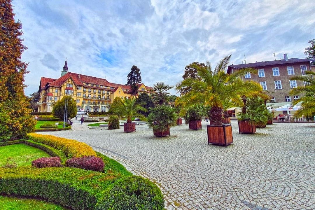 Park zdrojowy w okolicy