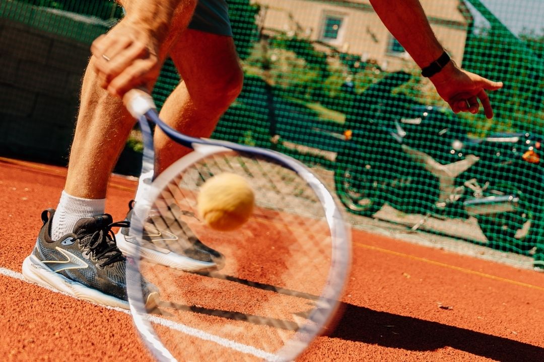 Tenis ziemny na kortzie