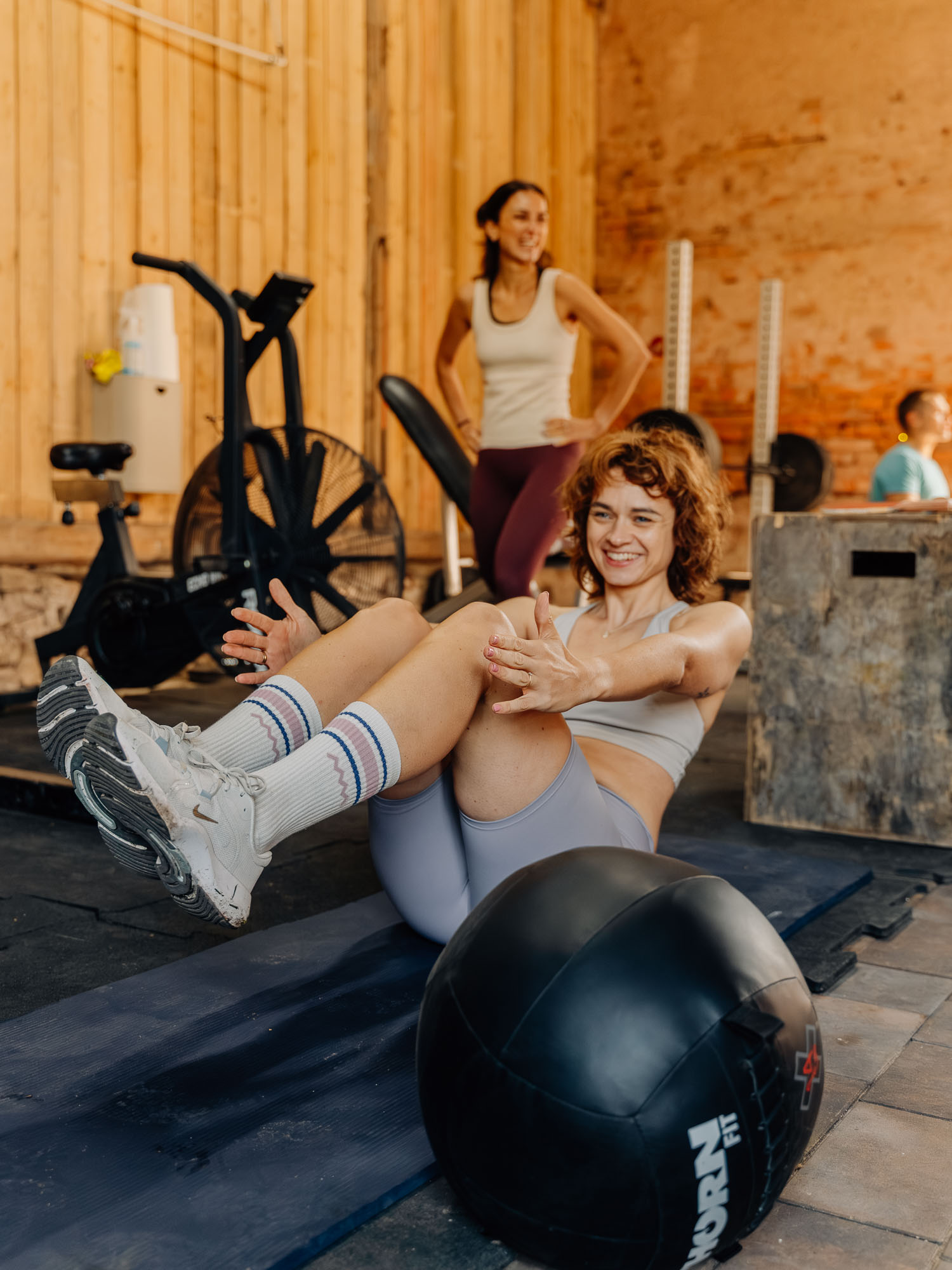 Trening w siłowni w stodole
